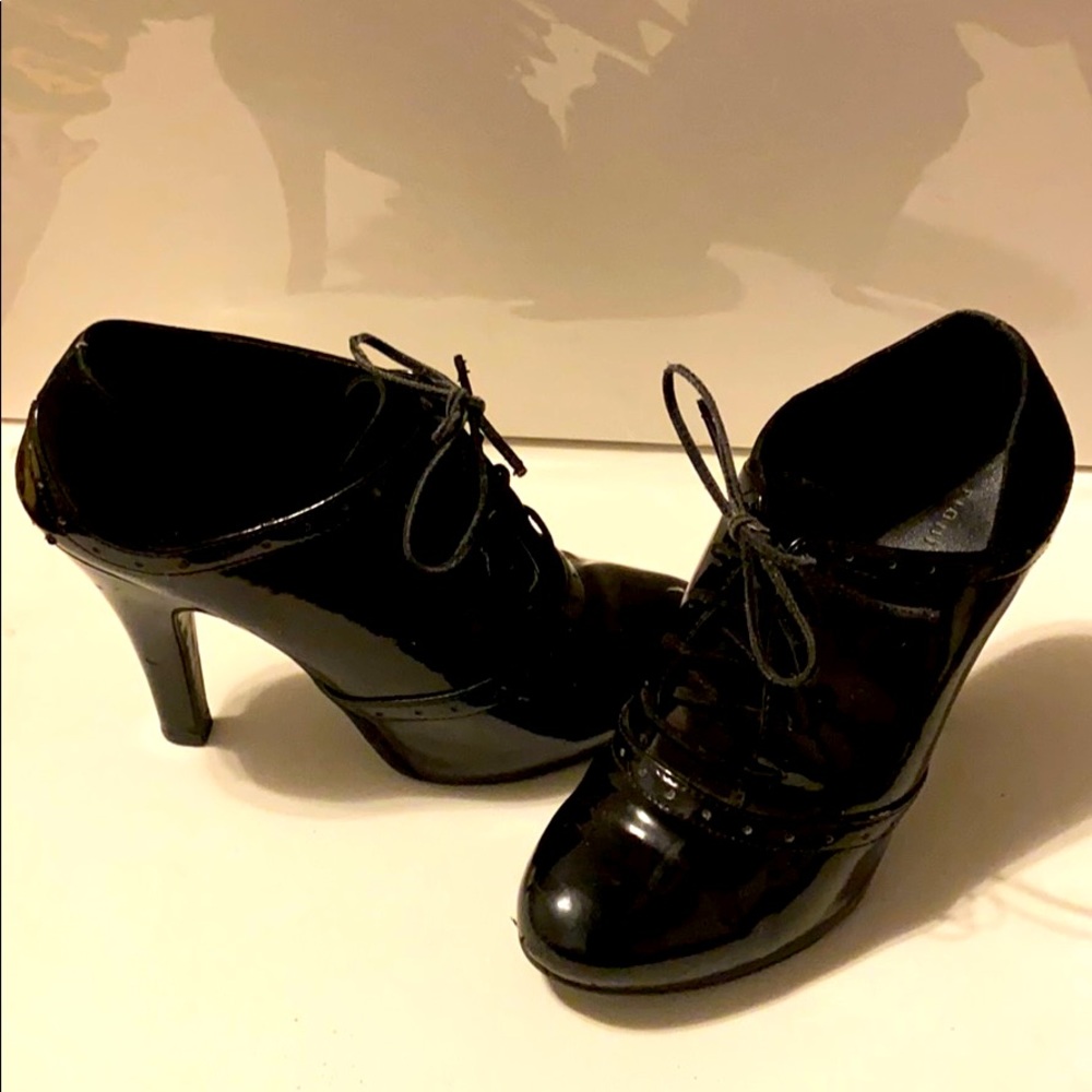 Black Tate Oxford lace up heels
